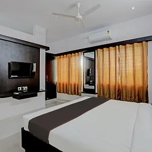 Hotel Collection O Emara Grand, Mysore